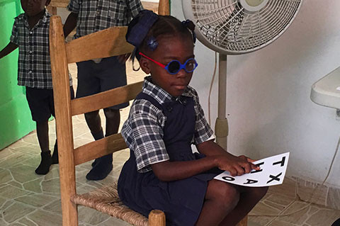 Journée mondiale de l'orthoptique : La Chaîne de l'Espoir dépiste les troubles de la vision en Haïti Journée mondiale de l'orthoptique : La Chaîne de l'Espoir dépiste les troubles de la vision en Haïti