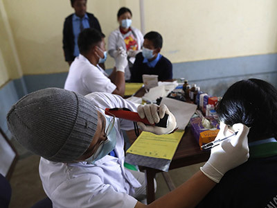 Des consultations médicales organisées au Népal