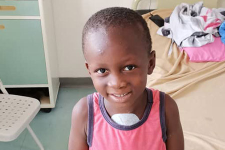 Un enfant opéré du coeur au CHU de Tengandogo
