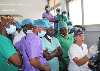 Formation à l'anesthésie loco-régionale auprès de praticiens d'Afrique de l'Ouest