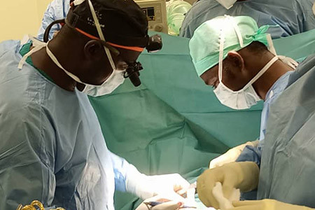 Une opération du coeur en cours au CHU de Tengandogo