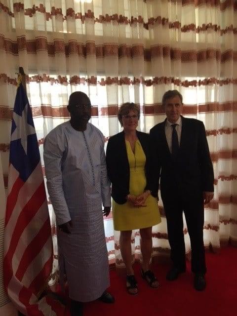 Le Dr Eric Cheysson et le Président du Libéria
