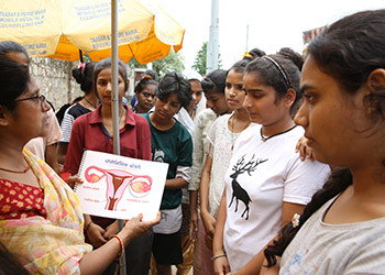 Action de sensibilisation menée en Inde auprès de filles vivant à Jaipur