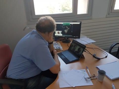 Dr Sidi en direct avec le Bénin Le Dr Sidi réalise une séance d'échographie à distance avec le Bénin