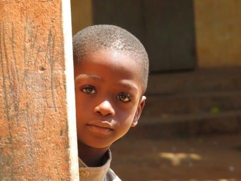 Portrait d'une écolière tongolaise