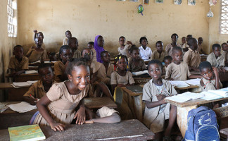 enfants classe bureaux afrique