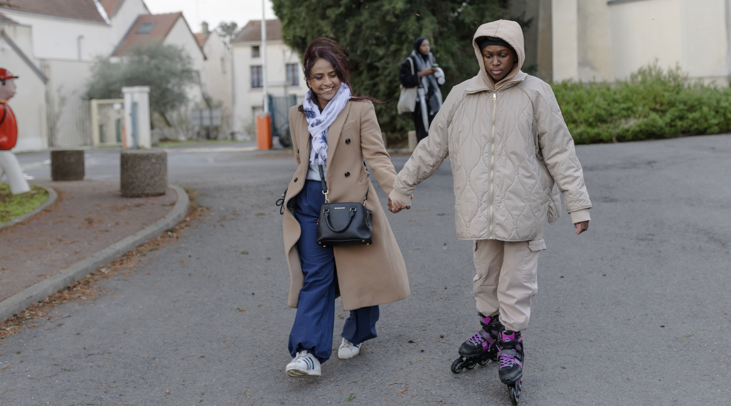 Une mère avec sa fille à l'IMFE de Kaboul