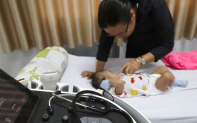 Bébé souffrant d'une cardiopathie à l'hôpital Tam Duc à Ho Chi Minh Ville au Vietnam