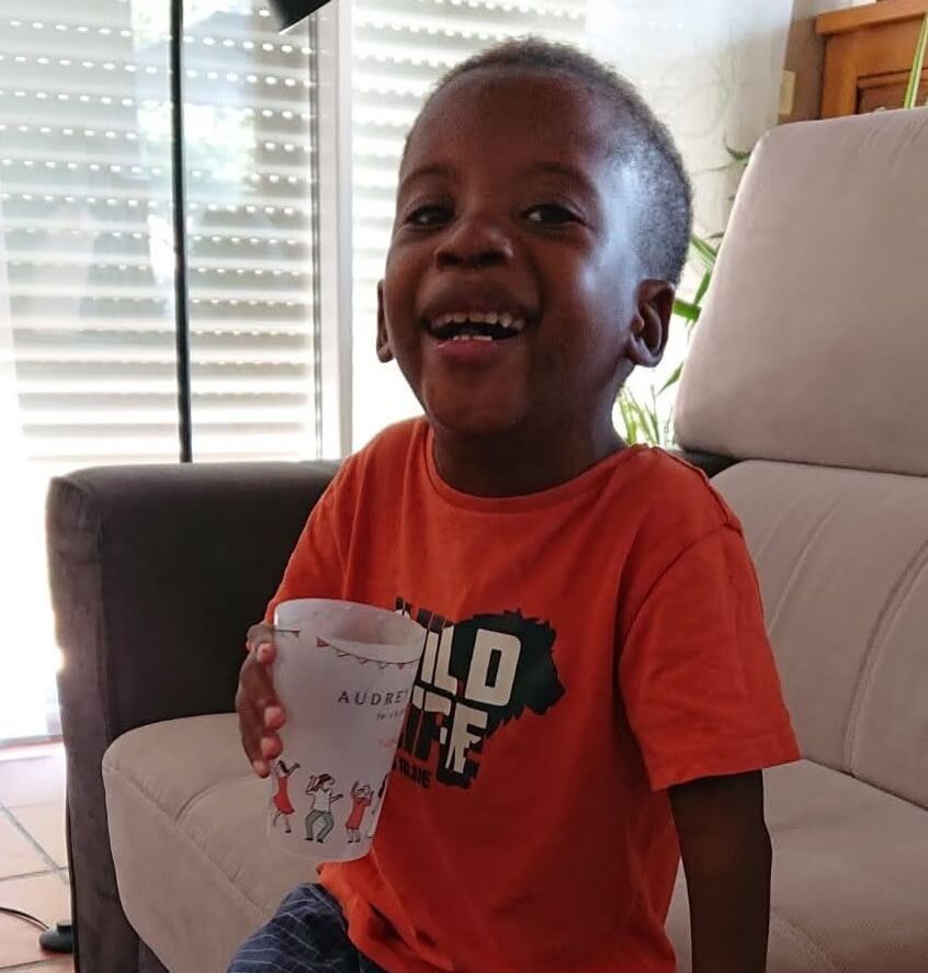Grâce à une intervention à l’Hôpital des Enfants au CHU de Toulouse, Kodjo est guéri.
