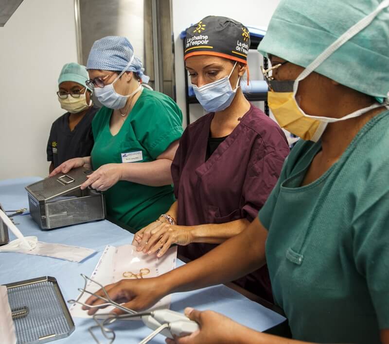 Nurses on a surgical mission for La Chaîne de l&apos;Espoir in Madagascar